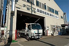 写真：取り寄せ品も鋼材センターから効率的に配送
